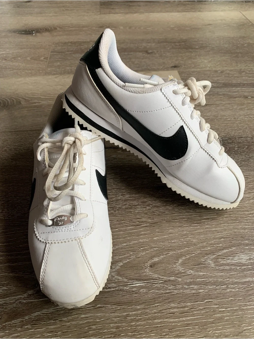 Nike Cortez Low Leather Shoes White Black Youth Sz 6Y Women’s Sz 7.5